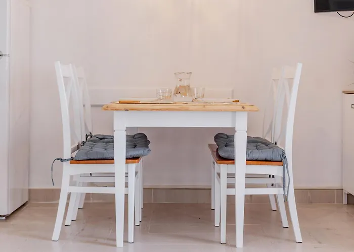 Marlena Cala'N Bosch (Menorca)